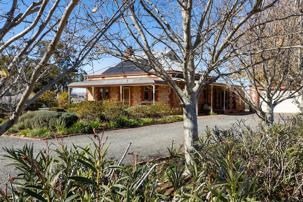Hill River 3Moenga Quintessential Cottage on 7 Acres – A Peaceful Retreat in Clare Valley