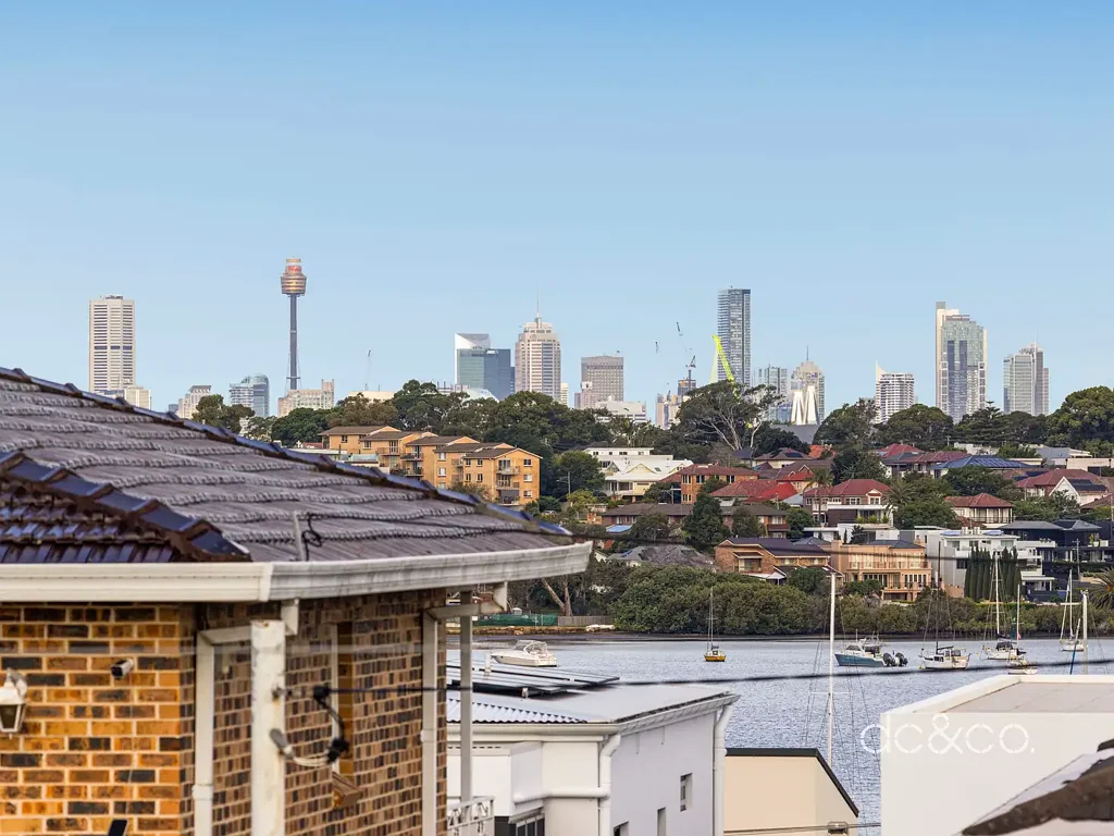 Cabarita 4ห้องนอน City views, double frontage and serious potential in Cabarita