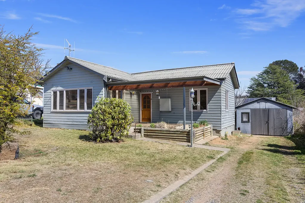 Cooma 3બેડરૂમ A SMART INVESTMENT WITH STRONG RENTAL & OWNER-OCCUPIER APPEAL