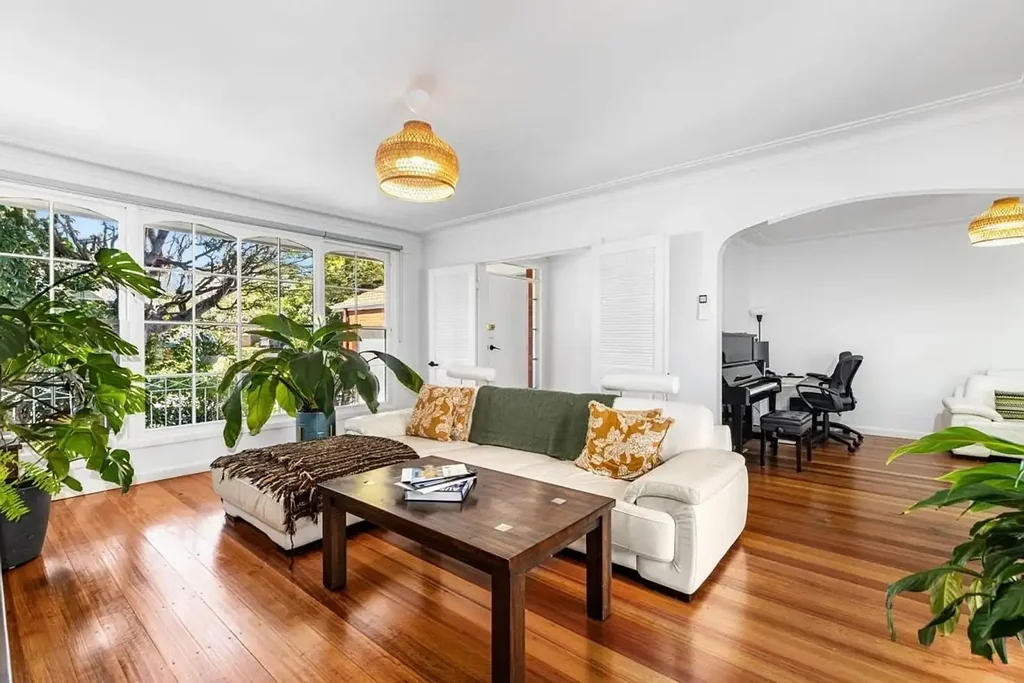 Balwyn North 4Phòng ngủ Family Grandeur with Future Potential in the Balwyn High School Zone