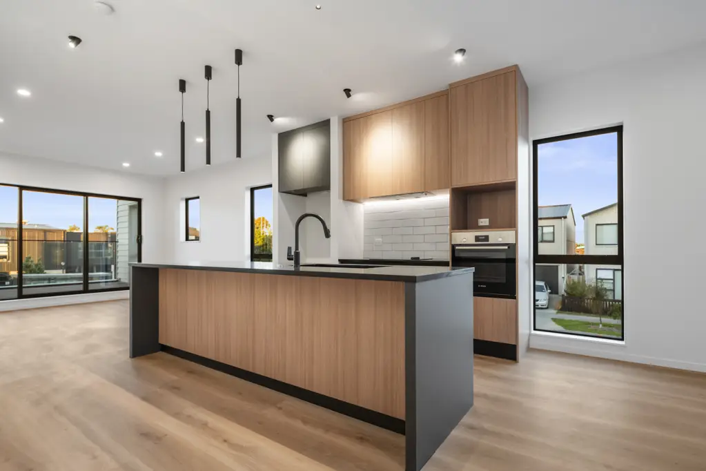 Hobsonville 4房 Hobsonville精品联排别墅，3-4卧奢华生活，地暖+高效空调，​近学校+商圈，生活无忧！ Stunning Spacious 3-4 beds Move In Now