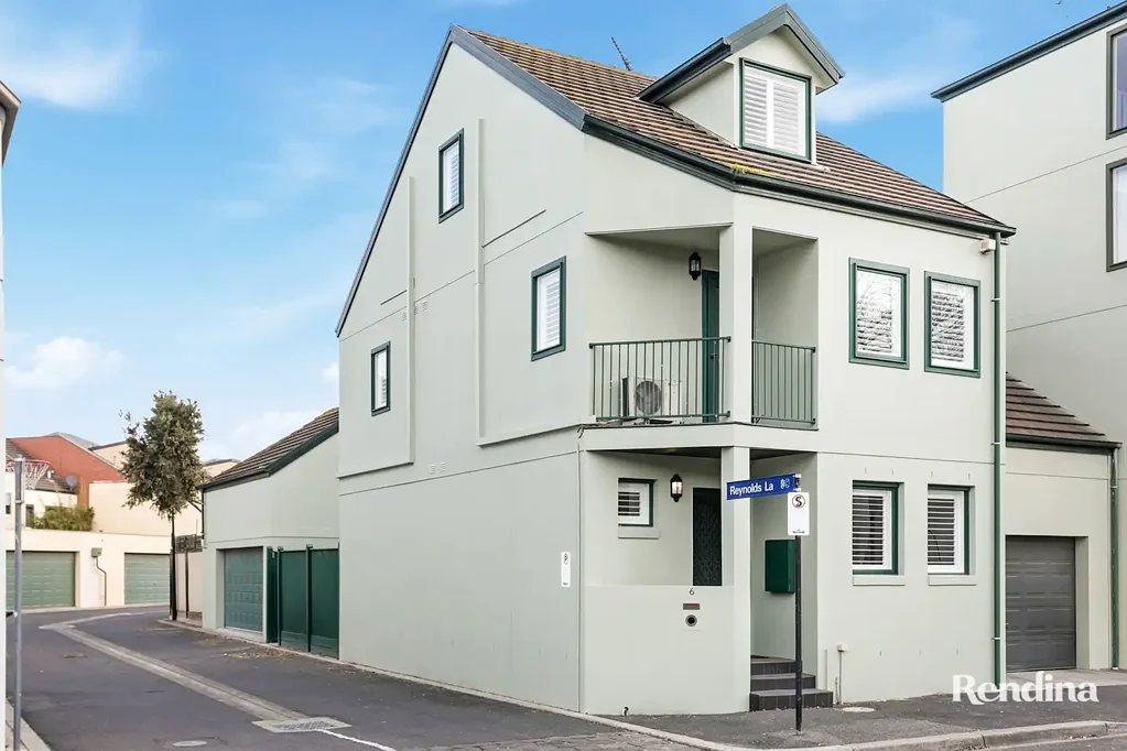 Kensington 5房 宽敞的家庭生活空间，兼具现代魅力 Spacious Family Living with Contemporary Appeal