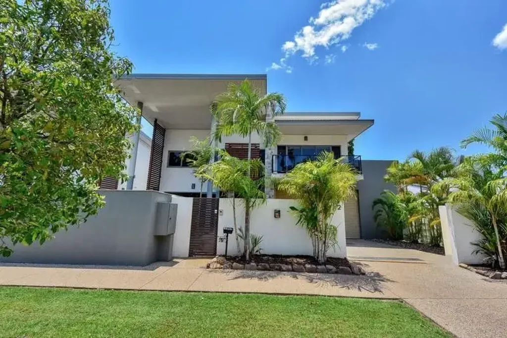 Larrakeyah 3कमरा Executively appointed luxury townhouse