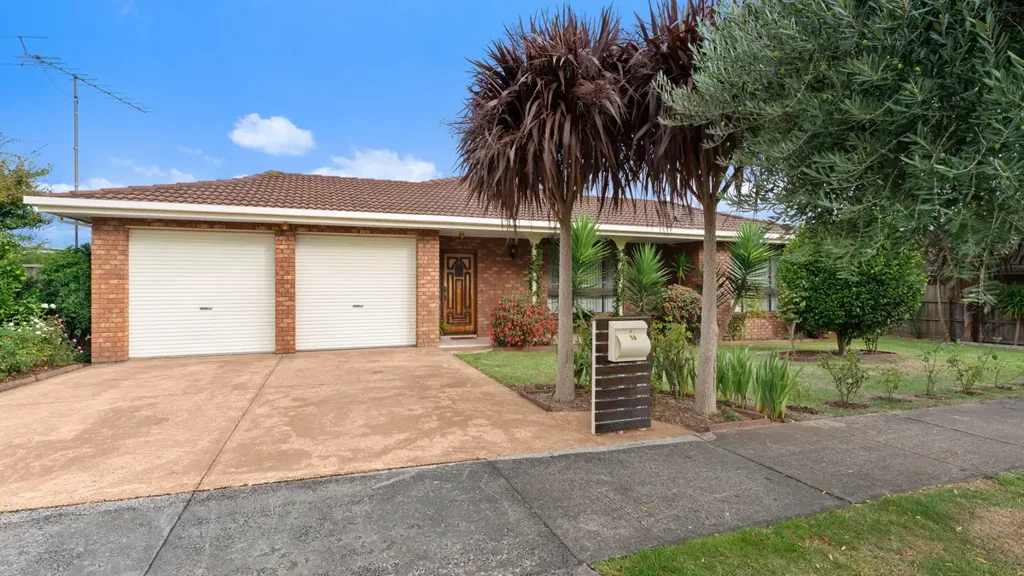 16 Stirling Street, Moe, VIC 3825