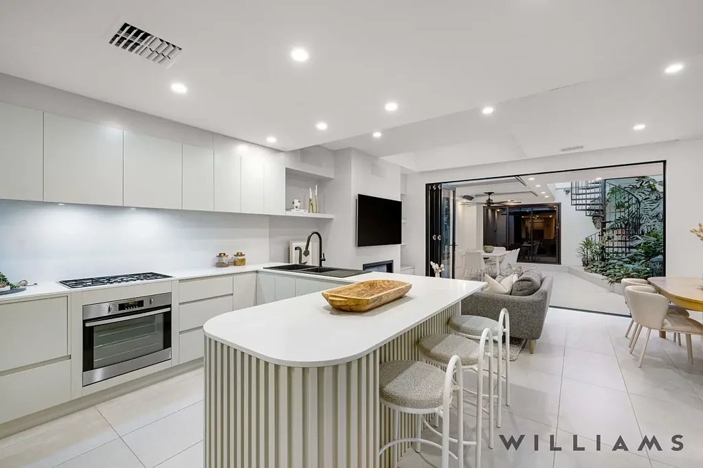 Adelaide 4બેડરૂમ ENVIABLE AND ELEGANT EAST TERRACE ENTERTAINER!!