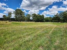 8 Beames Drive, Laidley South