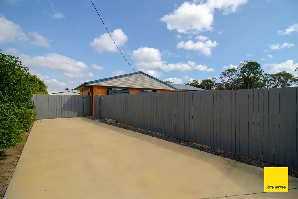 THREE BEDROOM HOME WITH STUDIO / TEENAGE RETREAT