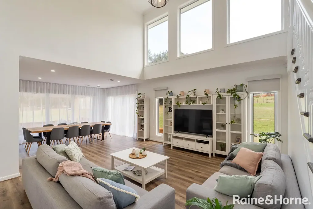 Riddells Creek 6 Slaapkamer Wow-Factor Modern Grandeur on 1.5 Acres (Approx.)