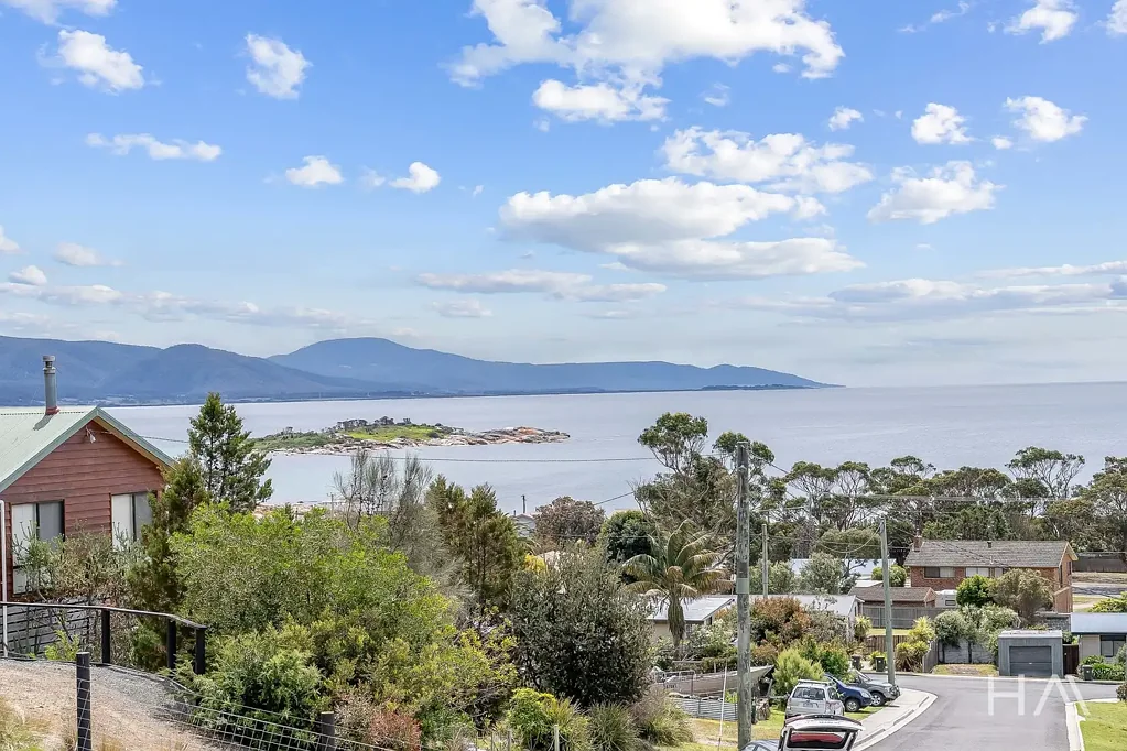 7 Harvey Avenue, Bicheno, TAS 7215