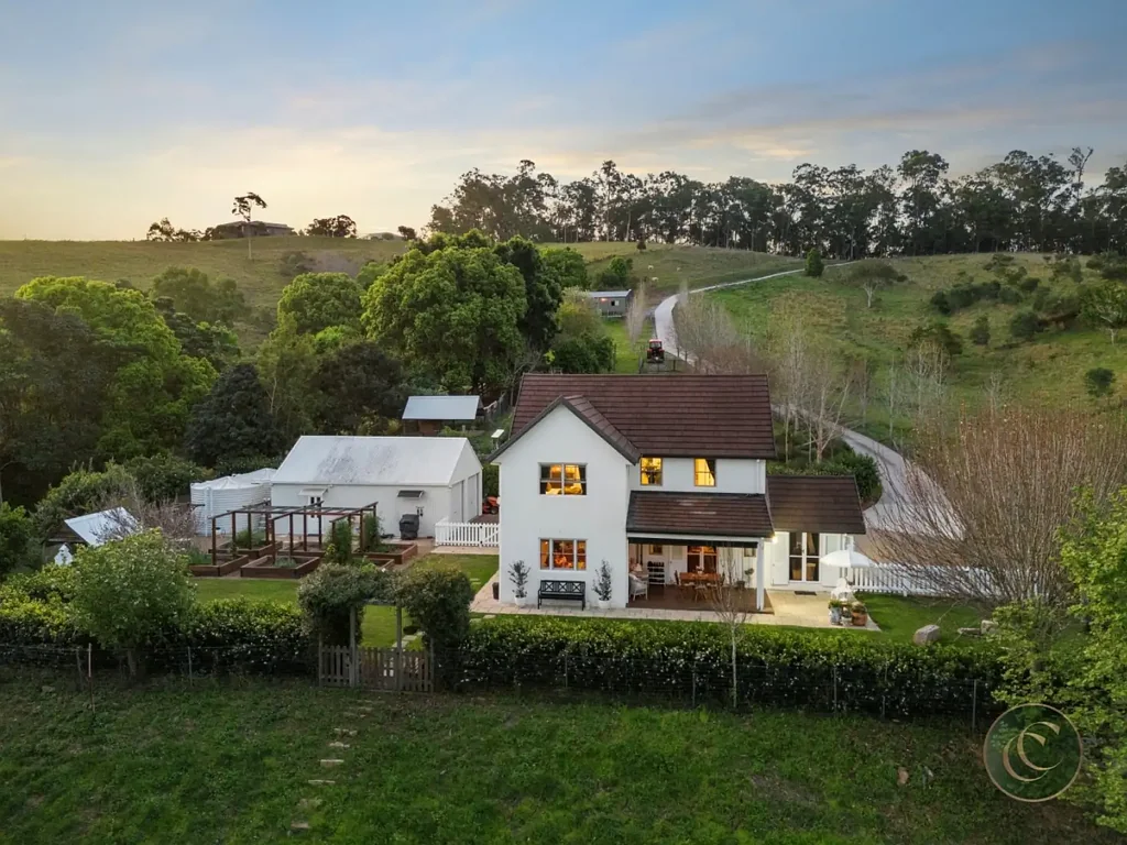 Veteran 4房  Escape to Serenity on 40 Acres of Pure Charm