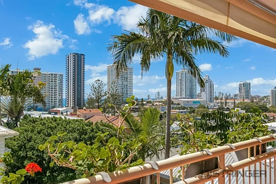 Coolangatta 4房  YOUR IN TOWN HIDDEN GEM – 200m to the CBD