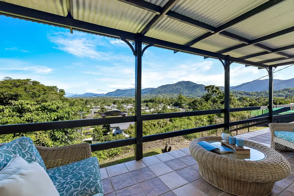 2-4 Hutchinson Street, Edge Hill, QLD 4870