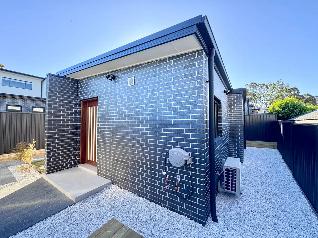 Brand new 1 bedroom granny flat