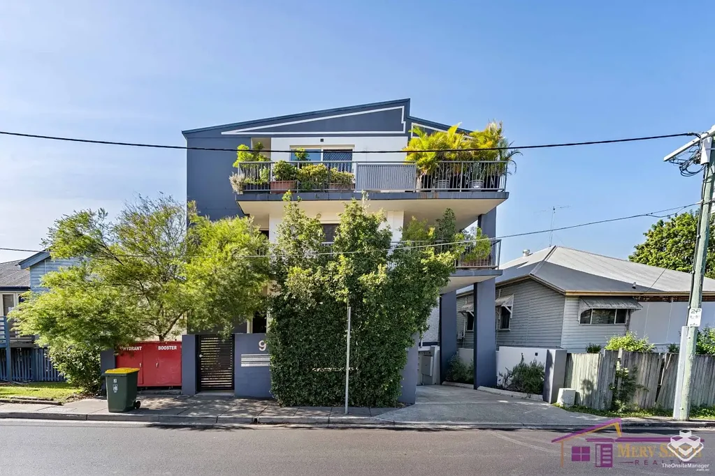 Indooroopilly 3침실 Freshly Renovated and ready to move in.