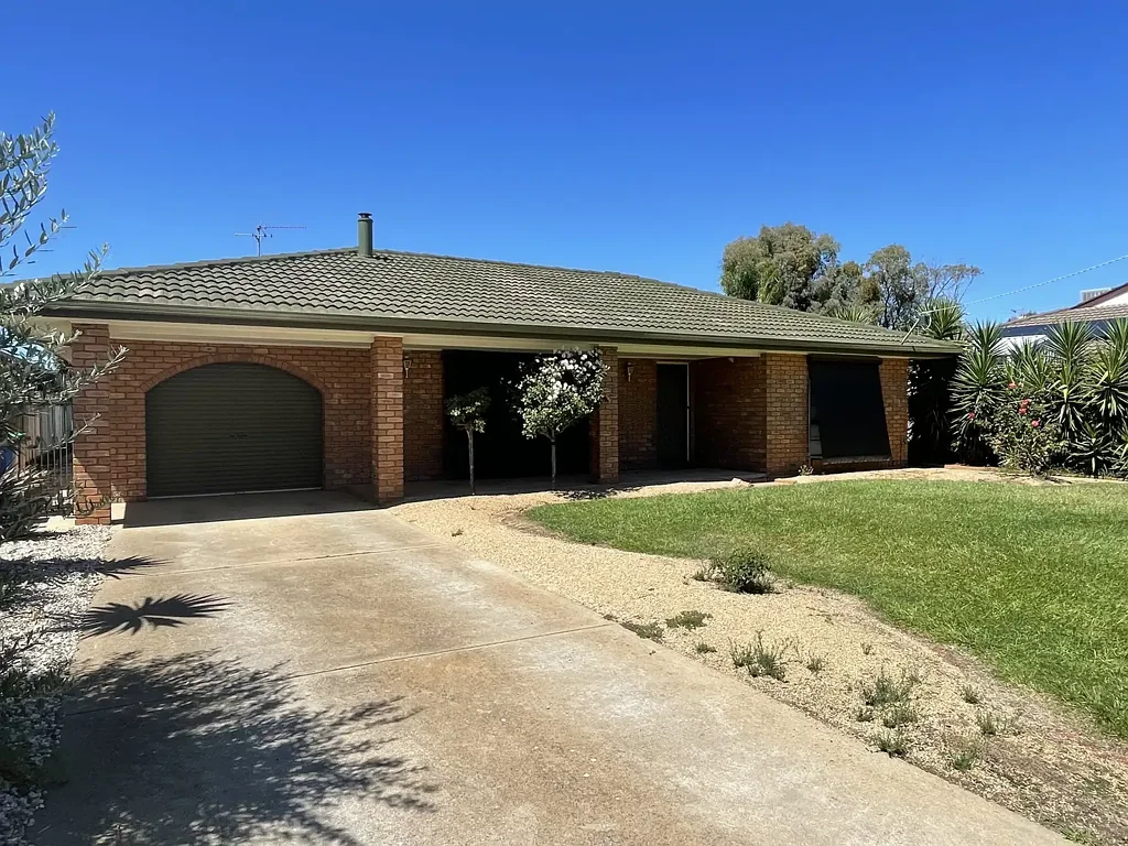 Family Home ~ Quiet Location