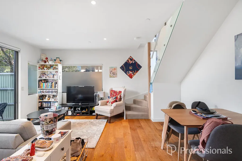 Murrumbeena 2Zimmer Steps from Murrumbeena Station - Modern Double-Storey Apartment