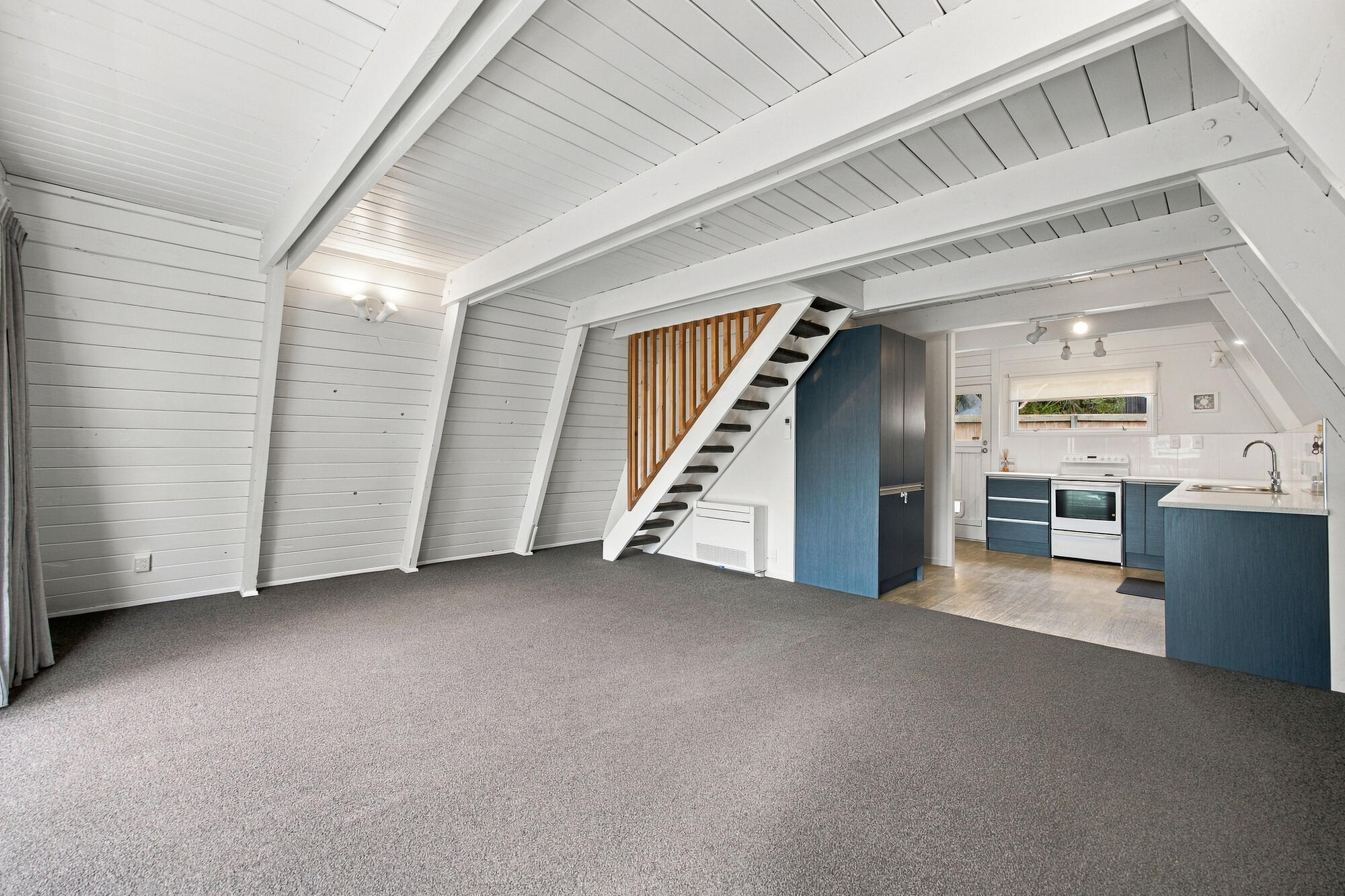10B Win Grove, Hatfields Beach, photo 3