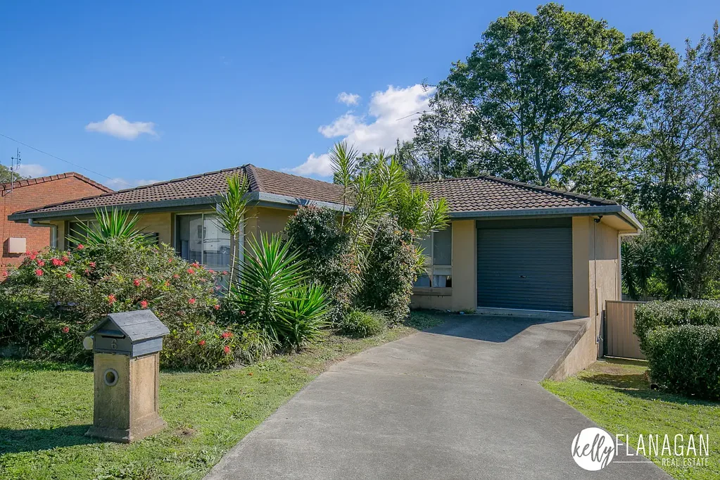 West Kempsey 3 Bedroom Modern, brick beauty with a tree studded outlook.