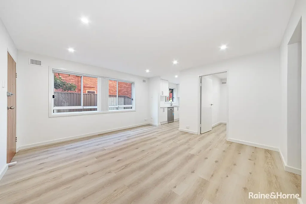 Fully Renovated 3-Bedroom Apartment with Parking in the Heart of Hillsdale