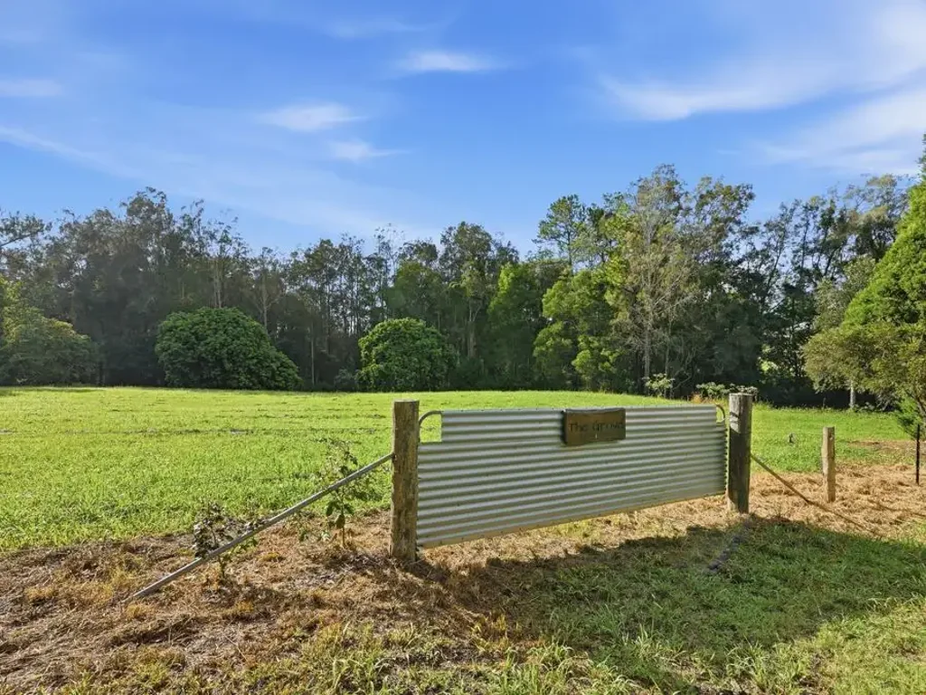 North Macksville  Land Yourself The Dream...