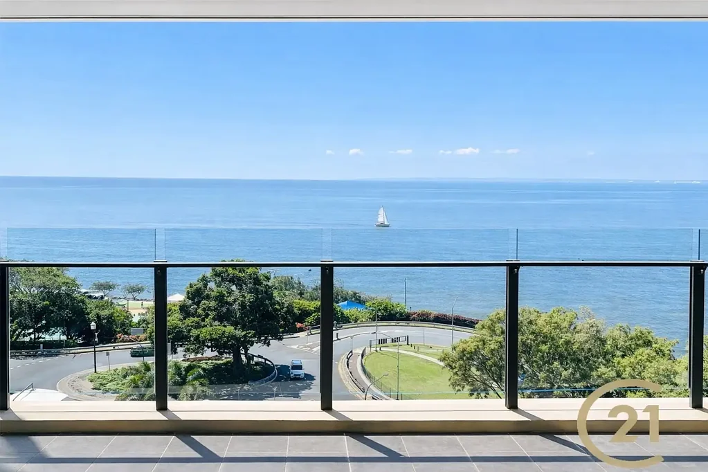 Waterfront Apartment in the Heart of Redcliffe