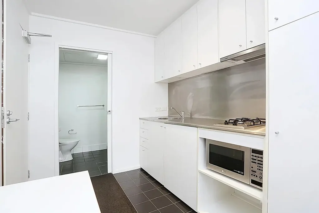 Furnished studio apartment in central location