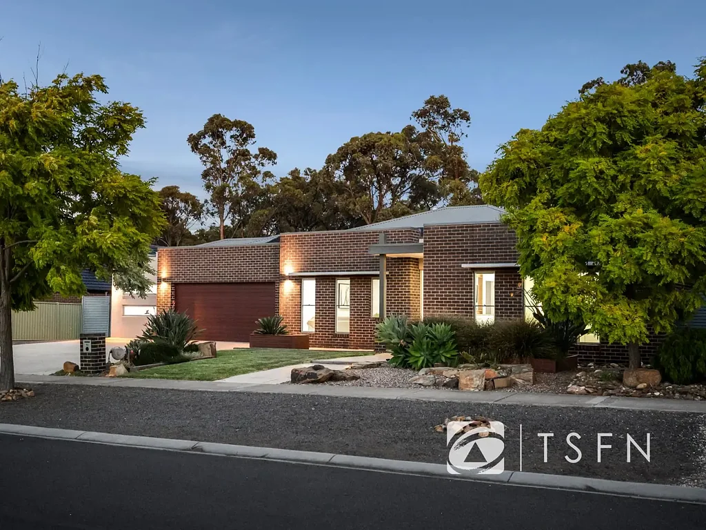 Junortoun 5房  Sophisticated Family Home With Exceptional Outdoor Living