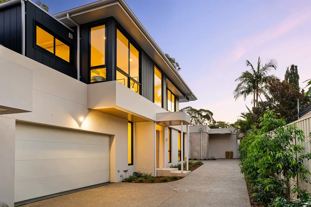 Caringbah South 5房 尊贵社区位置 北向采光充足 Taj Mahal石材厨房 五间超大型卧室 主套房奢华配备 精心景观庭院 双车位遥控车库 水道学校便捷通达 Architectural Masterpiece | Uncompromised Luxury