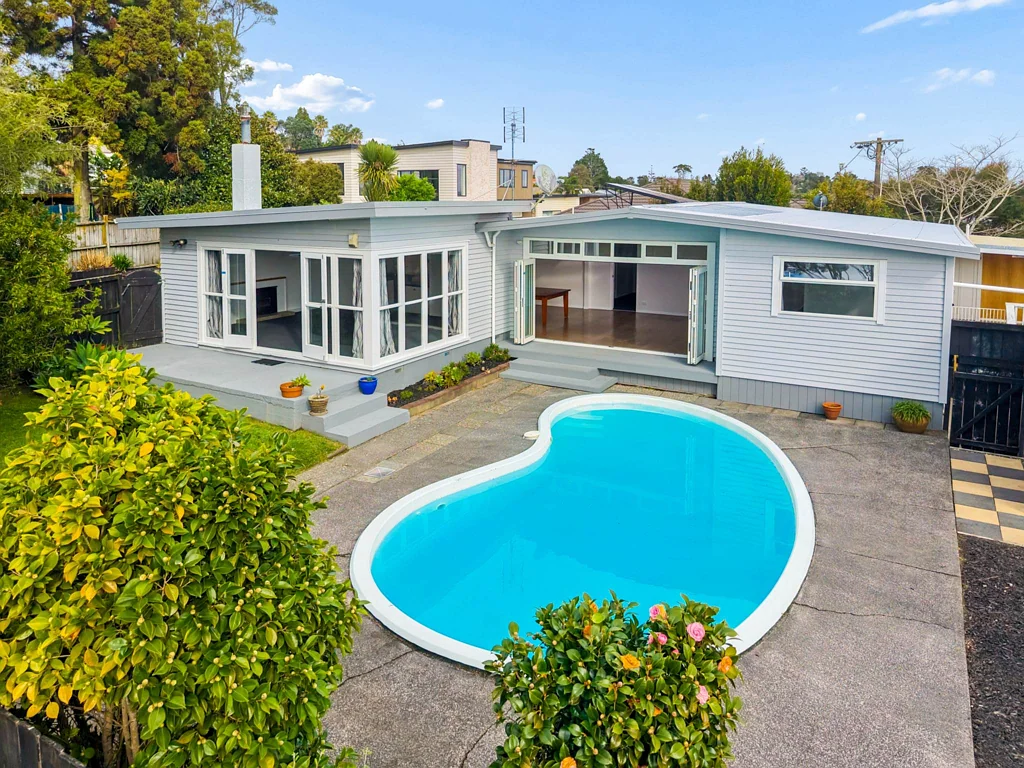 Greenhithe 4Zimmer Massive 1786m² Pure Potential Central Greenhithe!