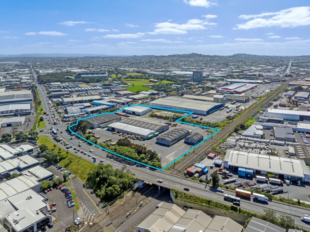 Penrose Substantial Industrial Opportunity - 26,571m²