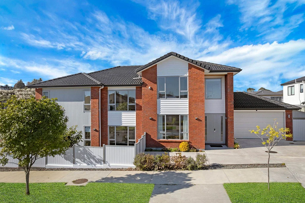 Flat Bush 7Zimmer Luxury Corner Site 7-Bedroom Home on Split-level