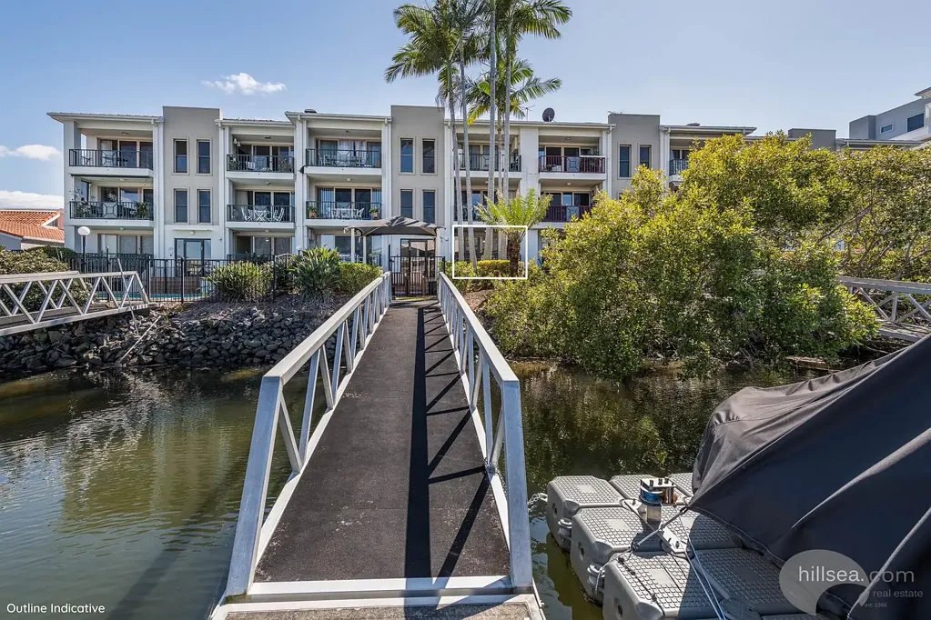 Runaway Bay 2બેડરૂમ WATERFRONT LIVING WITH MARINA BERTH & BRIDGE FREE BROADWATER ACCESS
