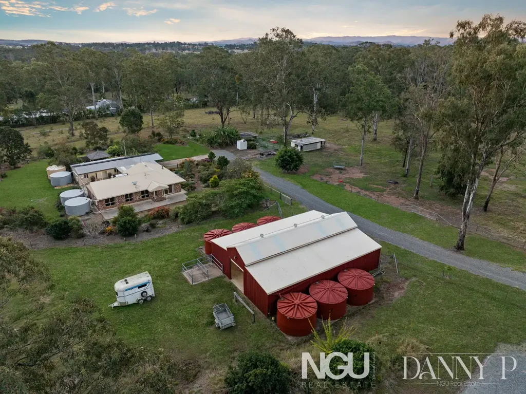 Ironbark 3Zimmer HORSE LOVER’S DREAM WITH 60M ARENA & 6 STABLES ON 24.5 ACRES