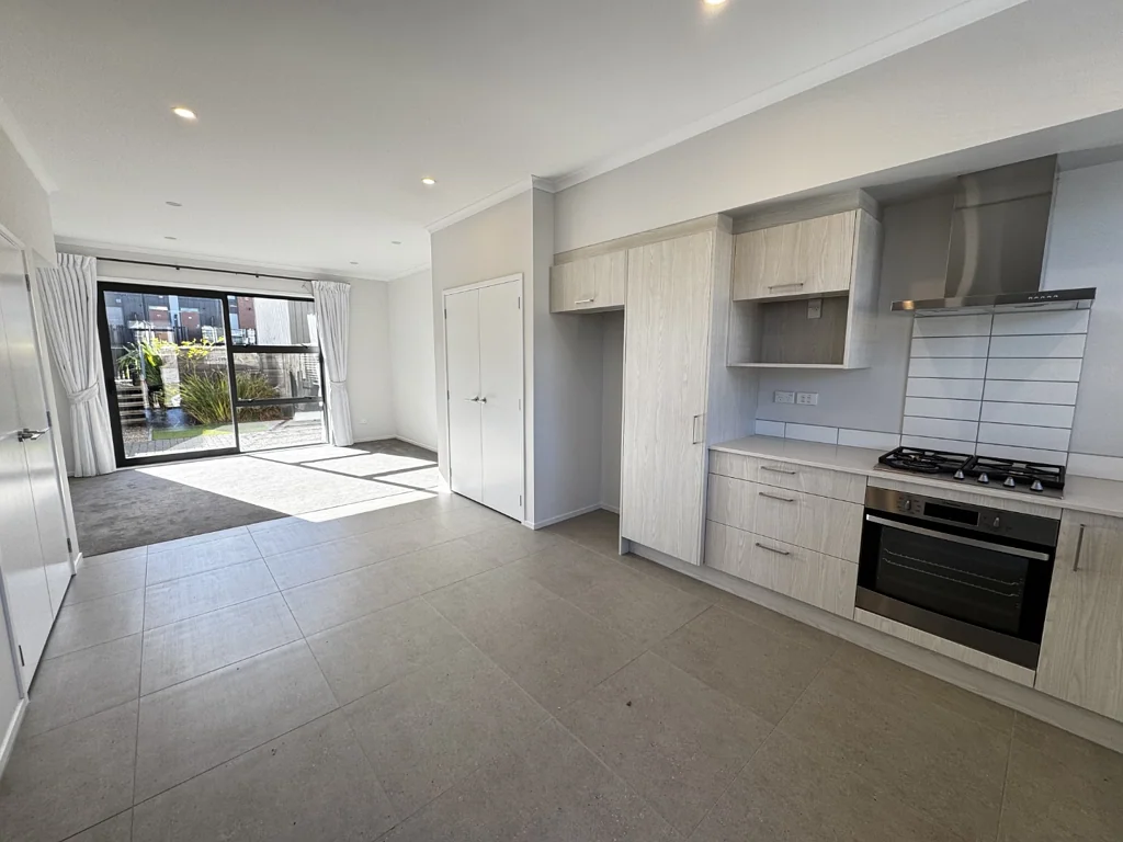 Modern Living in a Prime Location – 2-Bedroom Townhouse