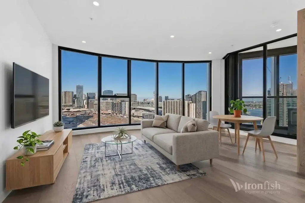 West Melbourne 2침실 Stunning views, bespoke luxury, and a location to desire!