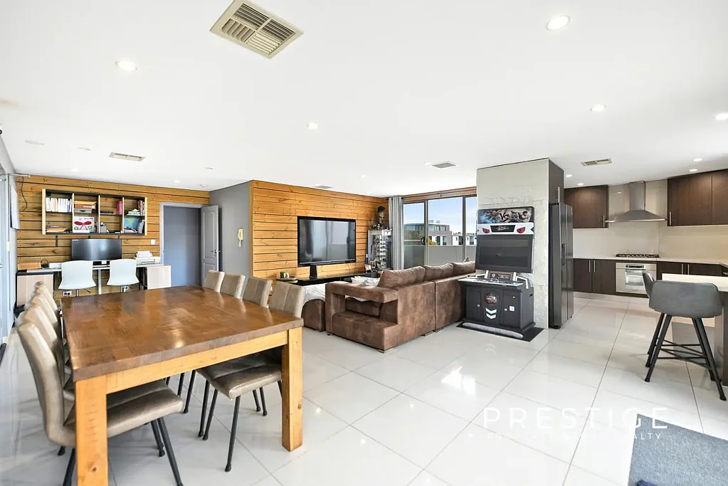 Spacious Apartment Living in an Unbeatable Location!