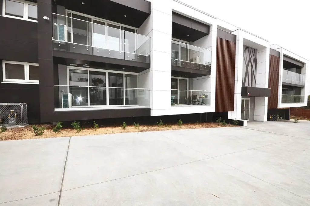 Three bedroom apartment  in Box Hill High School Zone