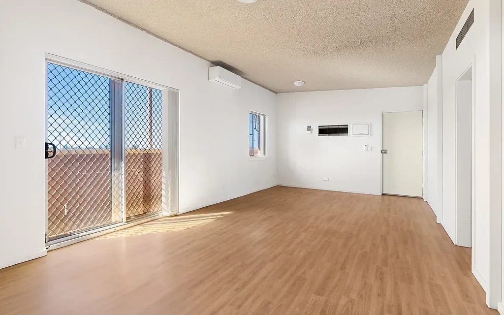 Relaxed Beachside Lifestyle in Heart of Dampier