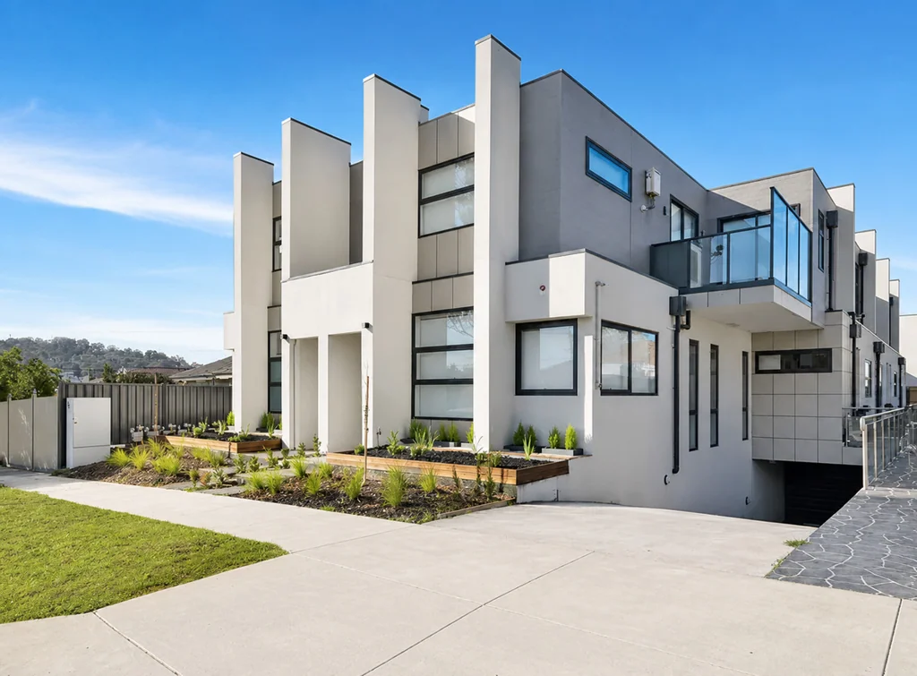 Ringwood 3Phòng ngủ Contemporary Double-Storey Townhouse with Sunlit Living & Exceptional Convenience