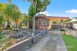 24 PARKES CRES, Blackett