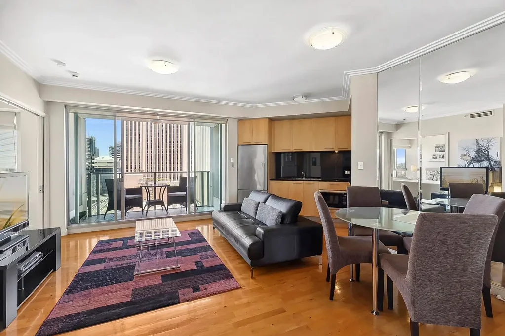 IDEAL MID-CITY APARTMENT ABOVE THE SWISSOTEL |Furnished