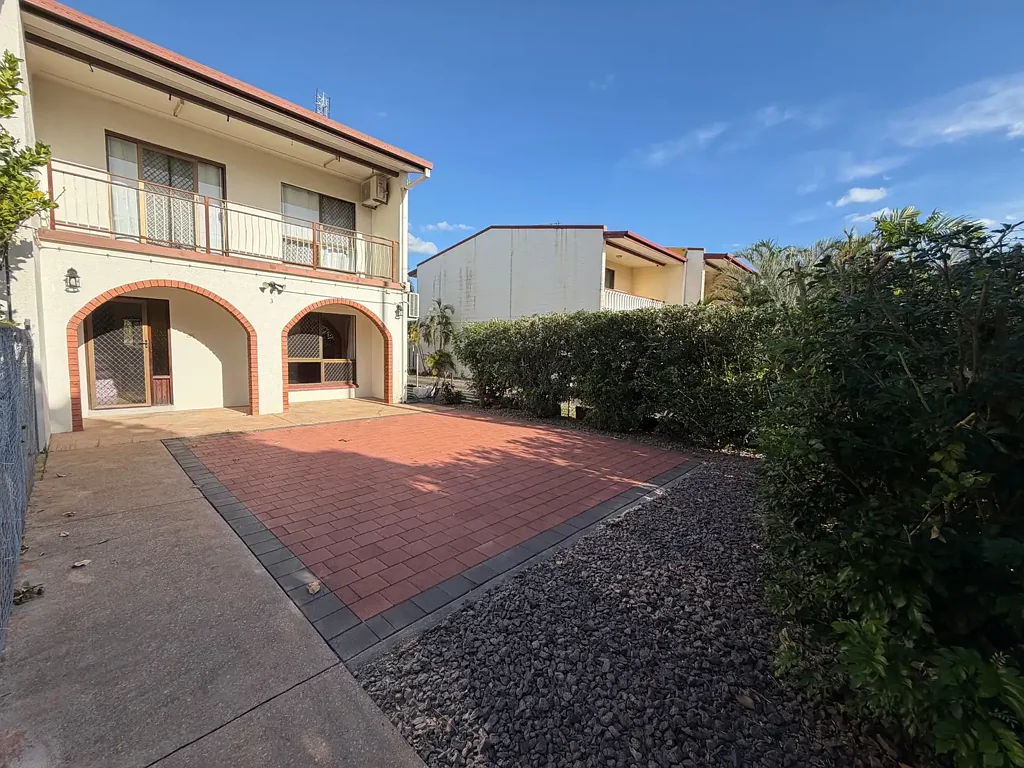 Spacious & Low-Maintenance Townhouse