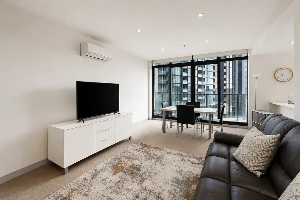 Stunning Two-Bedroom Apartment with City Views