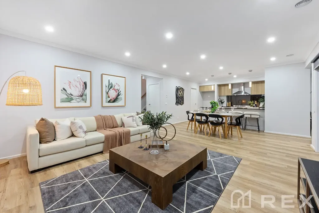 Clyde 5房  A Refined Double Storey Simonds Masterpiece, Dual Master Bedrooms,in A Connected Lifestyle Location.