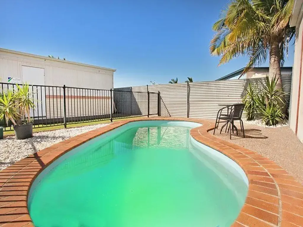 SPLASH INTO SUMMER WITH THIS CUTE FAMILY HOME!!!