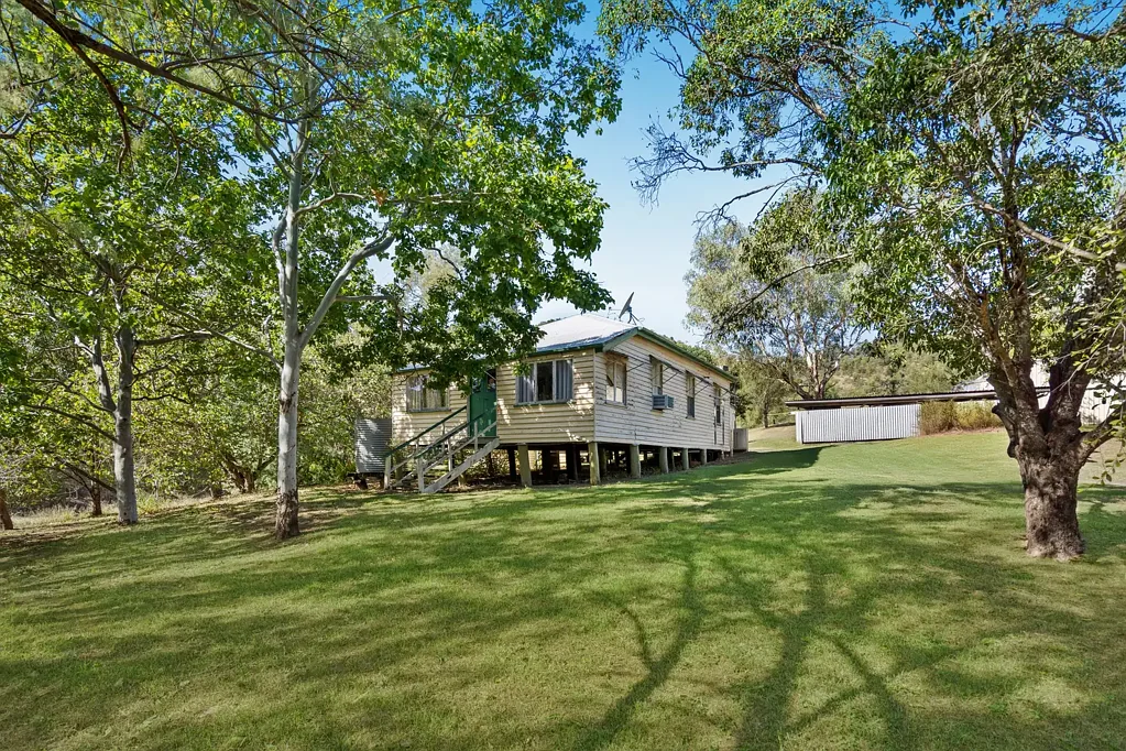 Mount Whitestone  Welcome to "Amalea" - Your Dream Retreat at 395 Dry Gully Road