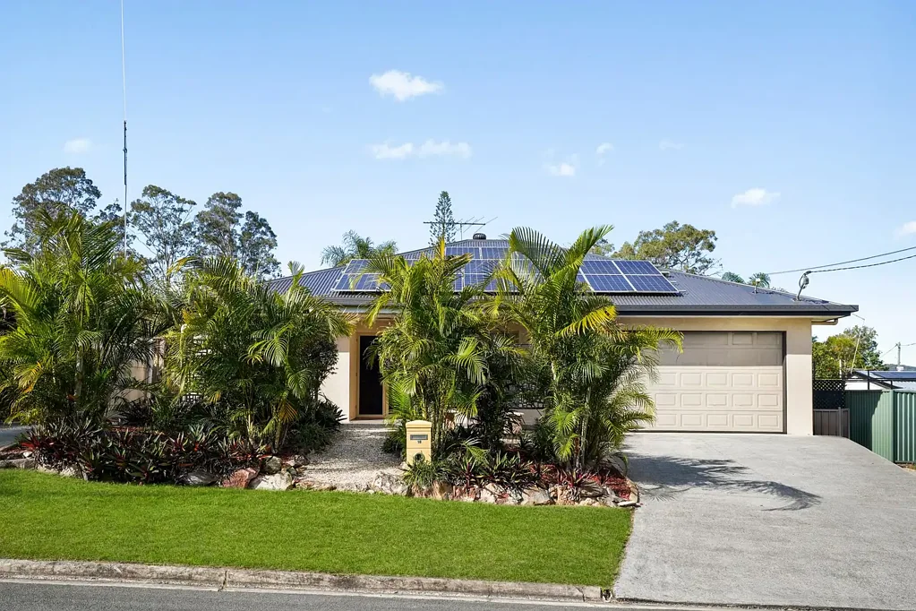 Eagleby 3房 宽敞的家庭生活空间，带泳池、太阳能和卓越的户外魅力 Spacious Family Living with Pool, Solar & Exceptional Outdoor Appeal