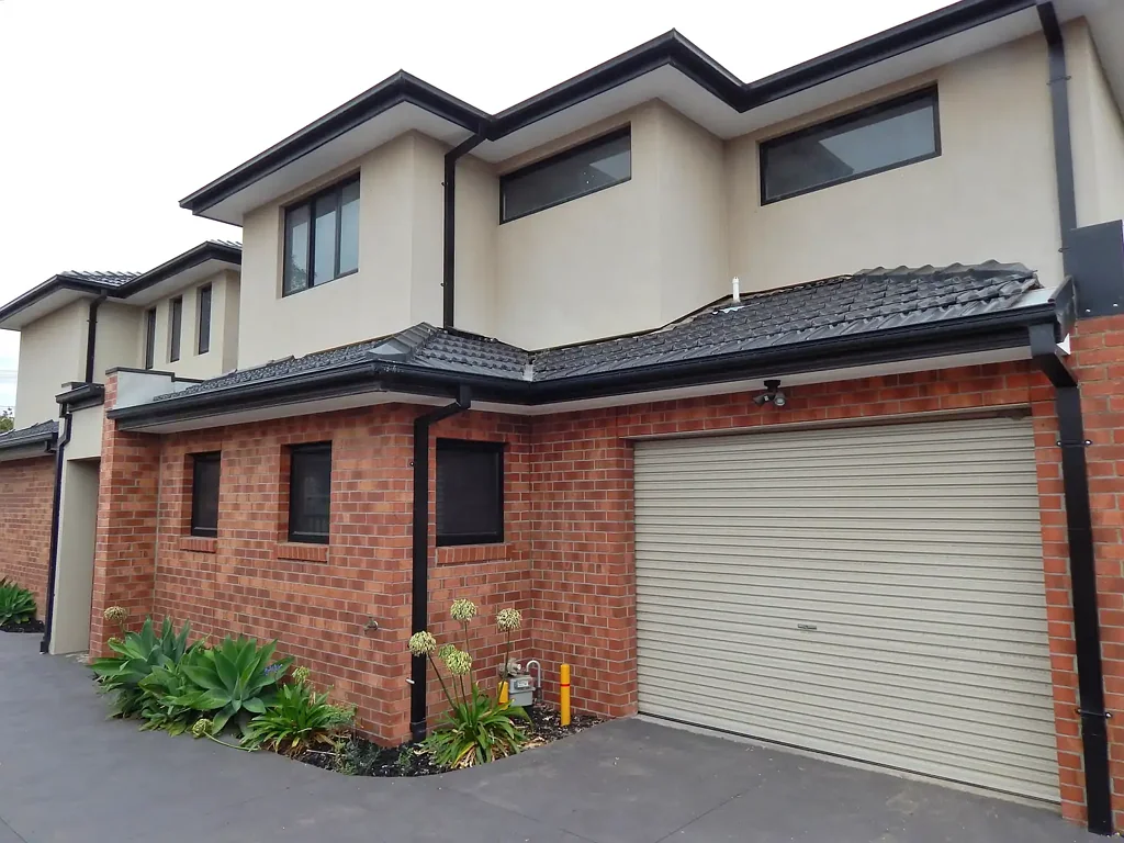 Stylish & Spacious Townhouse in the Heart of Lalor