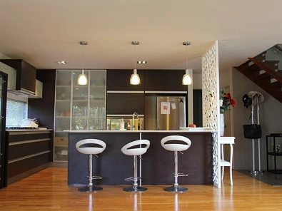 Modern 5 Bedroom home with 3 bathrooms.
