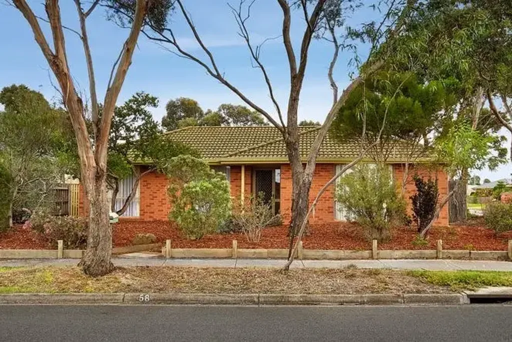 Versatile Three-Bedroom Home with Garage/Mancave Entertainin